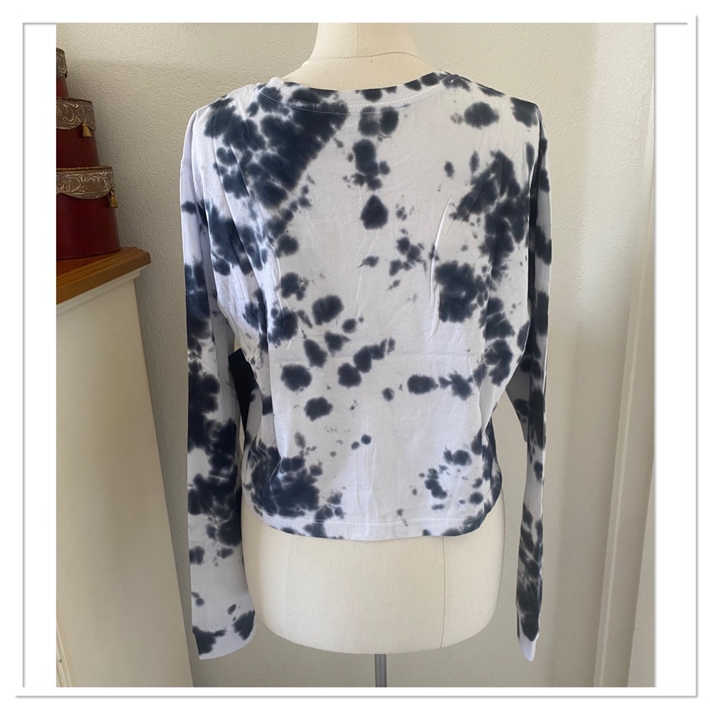 True Religion Women’s Long Sleeve Tie Dye Crop Lamar Tee Shirt NWT - Picture 4 of 5